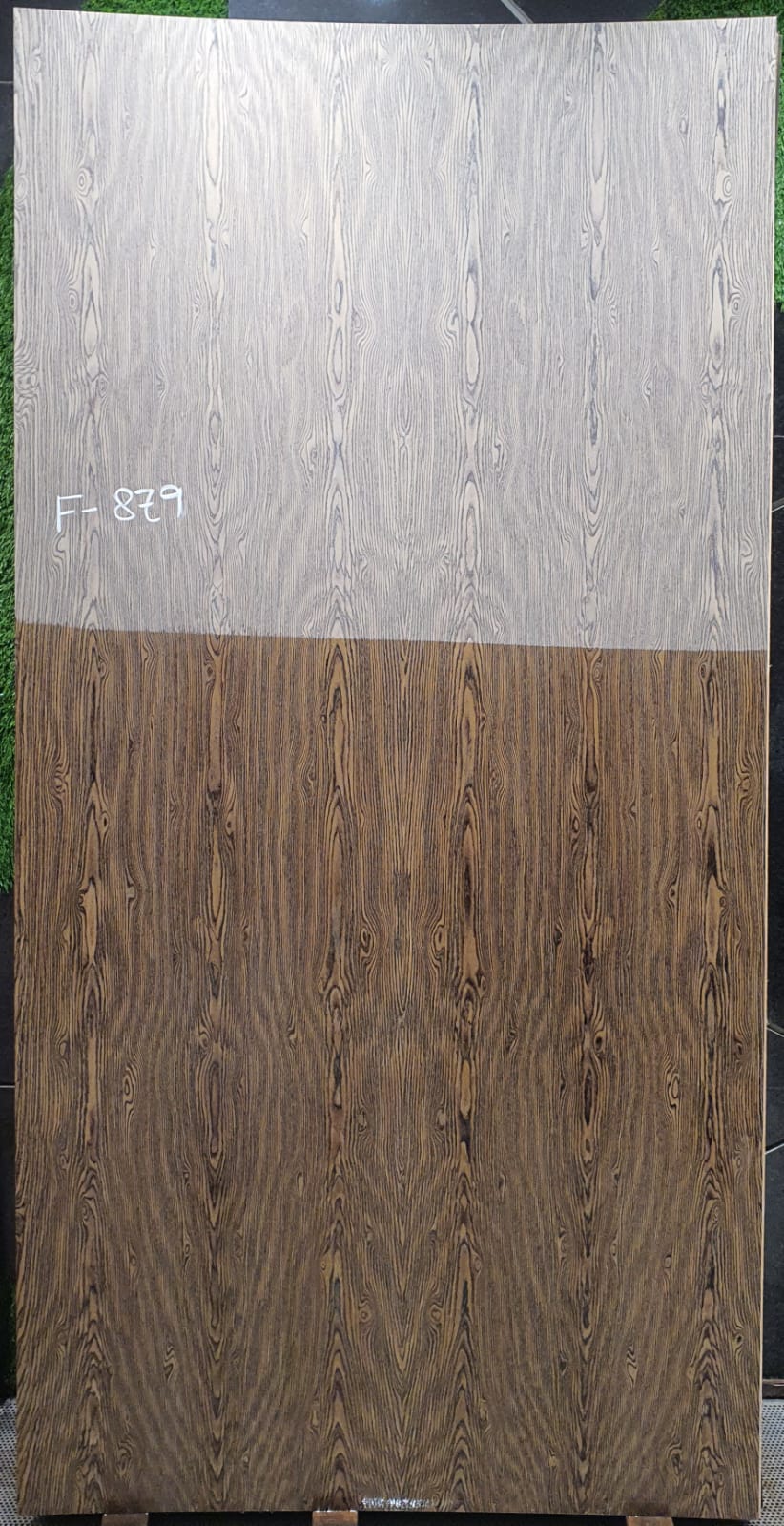 Contoured Louropreto F879